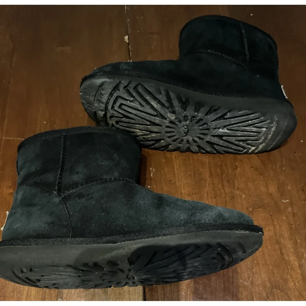 Uggs Jona Boot‎ PS Girls Shoe Size 2 Black 1118890K Preowned